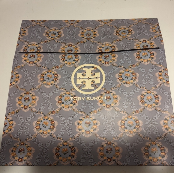 Tory Burch gift bag - Picture 4 of 4